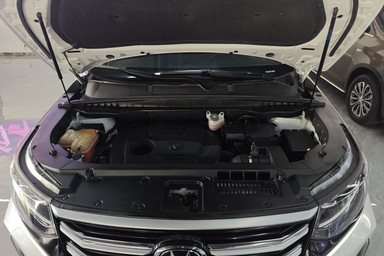 Used CHANGAN CS95 2019 2.0T Two-Wheel-Drive Luxury Version Engine Bay