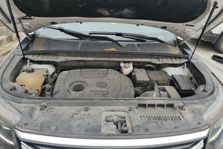 Used CHANGAN CS95 2019 2.0T Four-Wheel Drive Luxury Version Engine Bay
