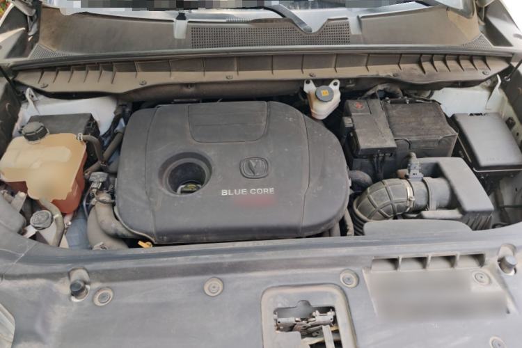 Used CHANGAN CS95 2019 2.0T Four-Wheel Drive Prestige Version Engine Bay