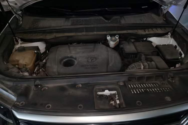 Used CHANGAN CS95 2019 2.0T Four-Wheel Drive Prestige Version Engine Bay