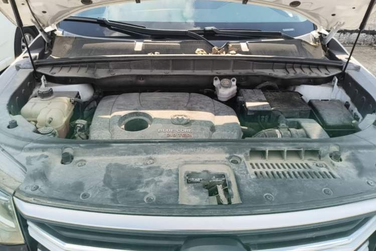 Used CHANGAN CS95 2019 2.0T Two-Wheel-Drive Luxury Version Engine Bay