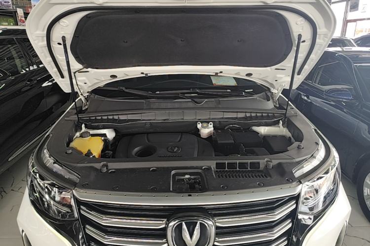 Used CHANGAN CS95 2019 2.0T Two-Wheel-Drive Luxury Version Engine Bay