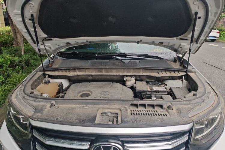 Used CHANGAN CS95 2019 2.0T Two-Wheel-Drive Luxury Version Engine Bay