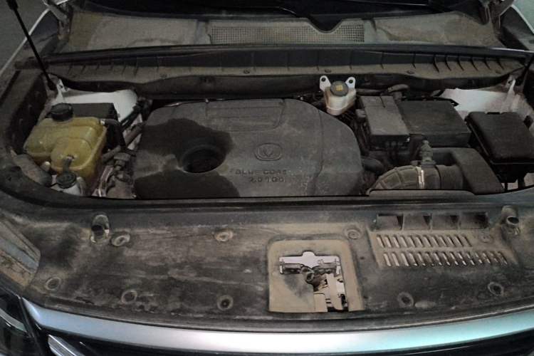 Used CHANGAN CS95 2019 2.0T Two-Wheel-Drive Luxury Version Engine Bay