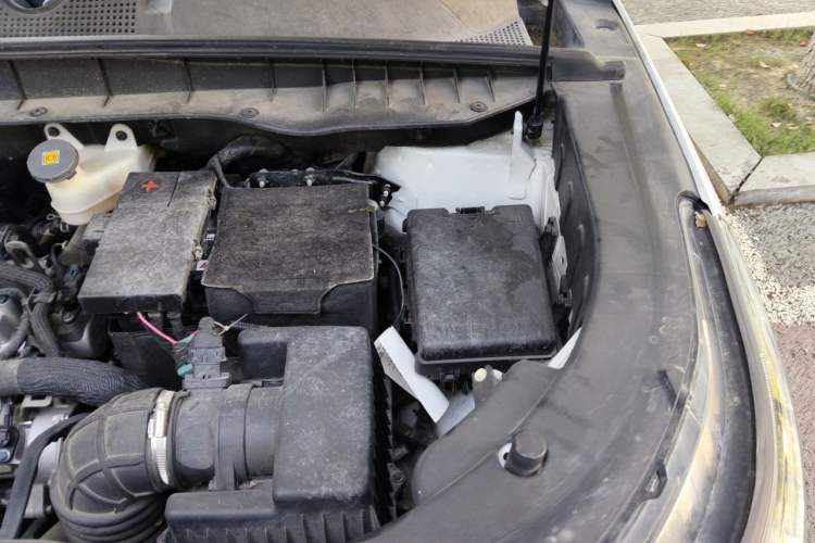 Used CHANGAN CS95 2019 2.0T Four-Wheel Drive Luxury Version Engine Bay Left