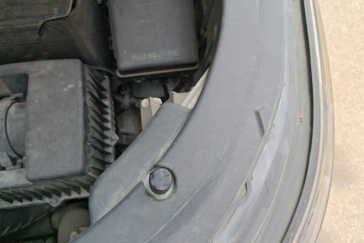 Used CHANGAN CS95 2019 2.0T Four-Wheel Drive Prestige Version Engine Bay Left