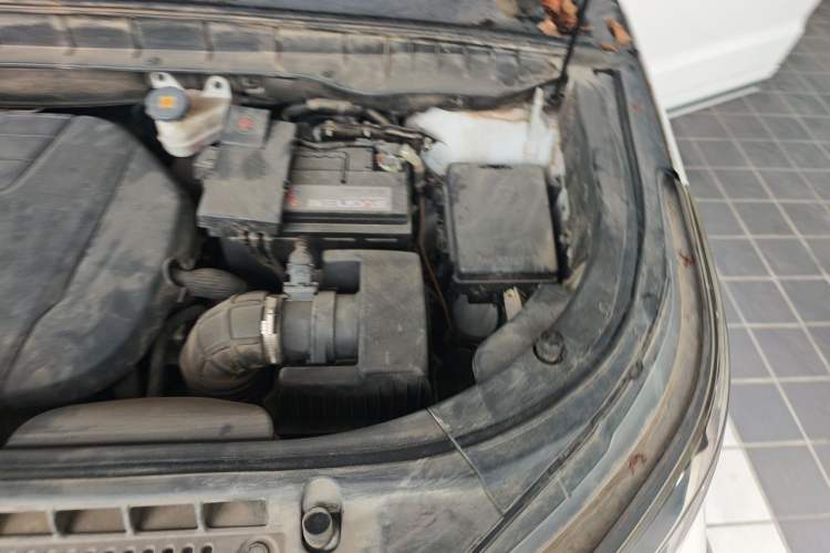 Used CHANGAN CS95 2019 2.0T Two-Wheel-Drive Luxury Version Engine Bay Left