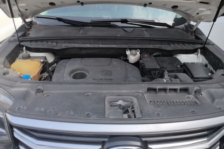 Used CHANGAN CS95 2019 2.0T Two-Wheel-Drive Luxury Version Engine Bay