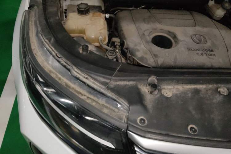 Used CHANGAN CS95 2019 2.0T Four-Wheel Drive Luxury Version Engine Bay Right