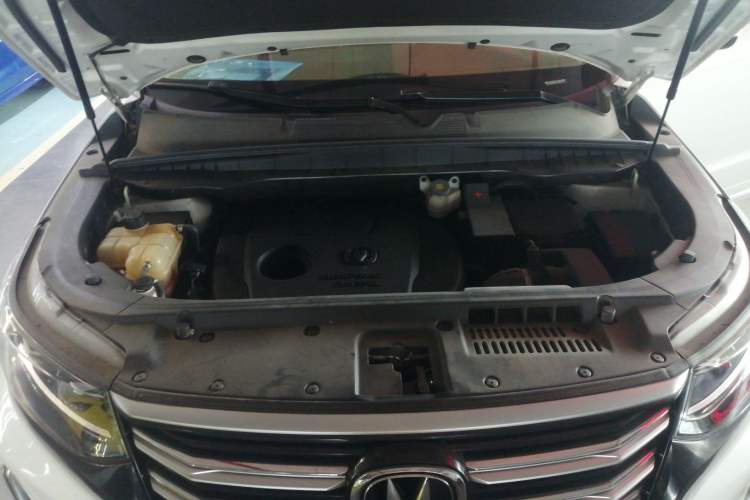 Used CHANGAN CS95 2019 2.0T Two-Wheel-Drive Luxury Version Engine Bay