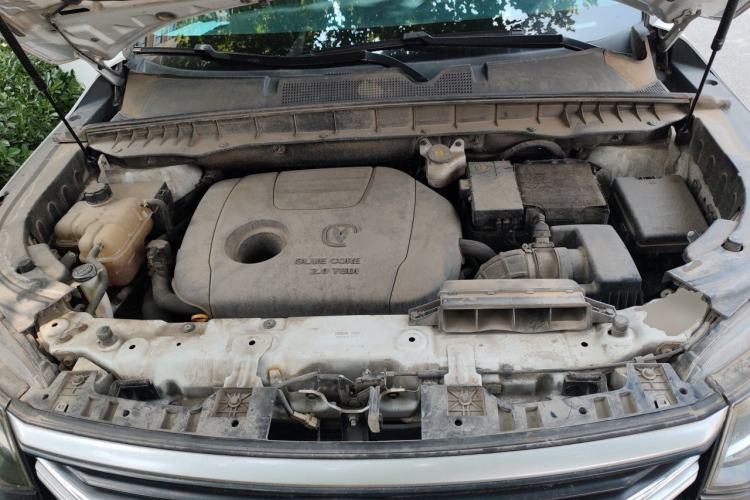 Used CHANGAN CS95 2019 2.0T Four-Wheel Drive Prestige Version Engine Bay