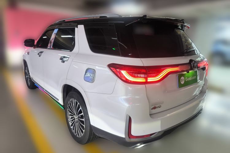 Used CHANGAN CS95 2019 2.0T Two-Wheel-Drive Luxury Version Exterior 3
