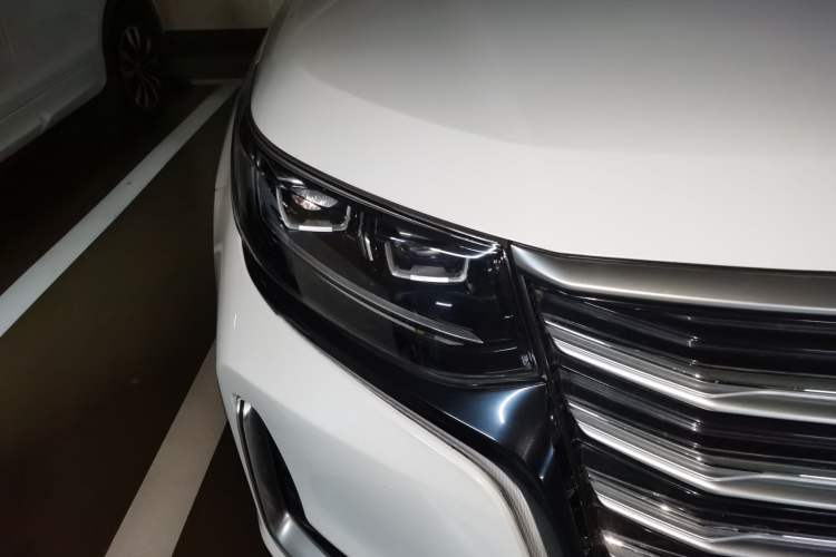 Used CHANGAN CS95 2019 2.0T Four-Wheel Drive Prestige Version Exterior 6