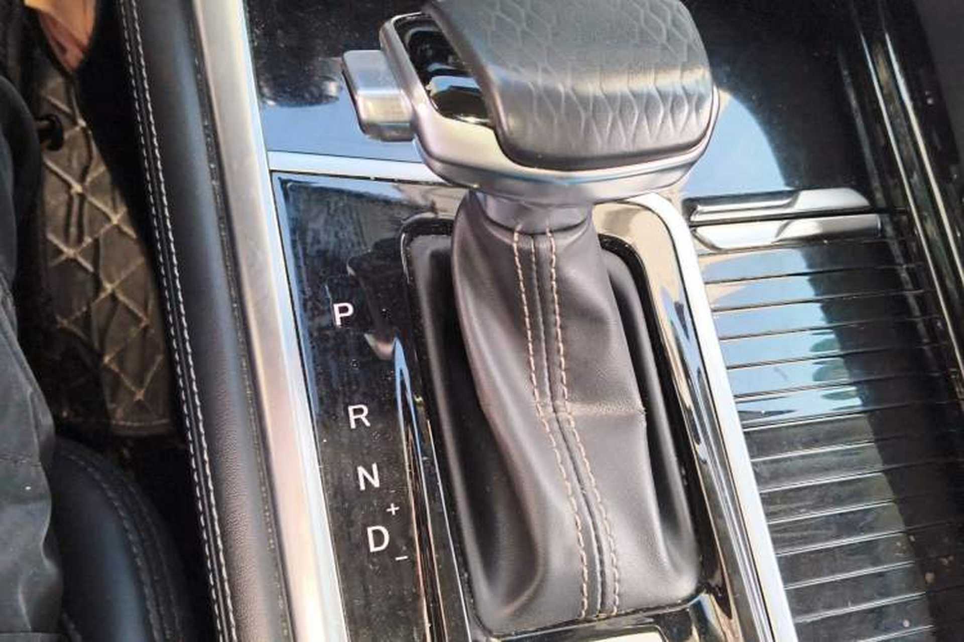 Used CHANGAN CS95 2019 2.0T Two-Wheel-Drive Luxury Version Gear Lever