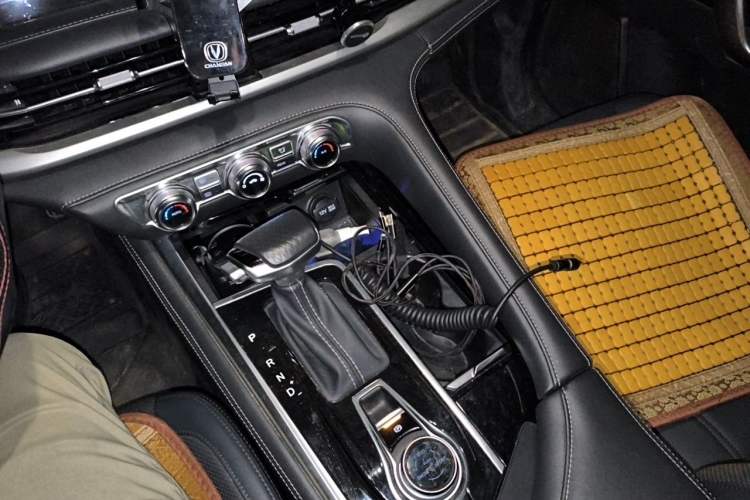 Used CHANGAN CS95 2019 2.0T Two-Wheel-Drive Luxury Version Gear Lever