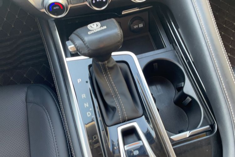 Used CHANGAN CS95 2019 2.0T Two-Wheel-Drive Luxury Version Gear Lever