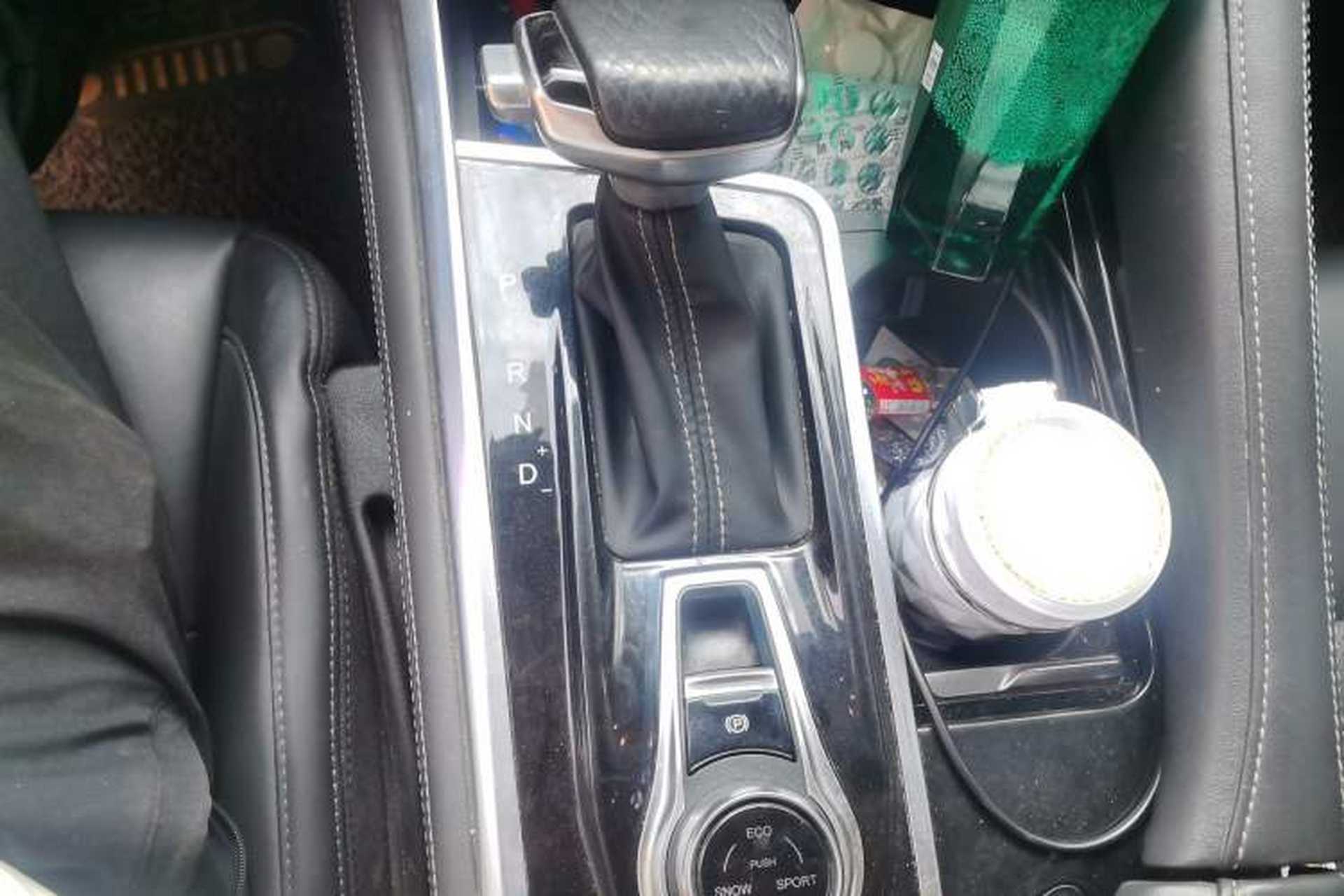 Used CHANGAN CS95 2019 2.0T Two-Wheel-Drive Luxury Version Gear Lever
