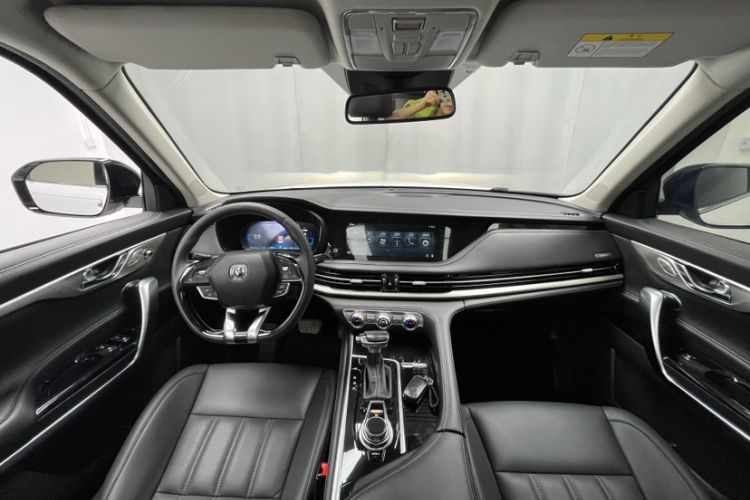Used CHANGAN CS95 2019 2.0T Four-Wheel Drive Luxury Version Interior 1