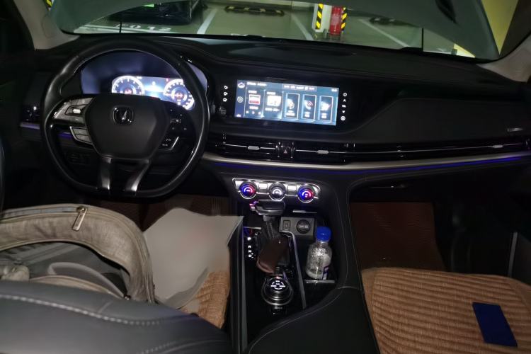 Used CHANGAN CS95 2019 2.0T Four-Wheel Drive Prestige Version Interior 2