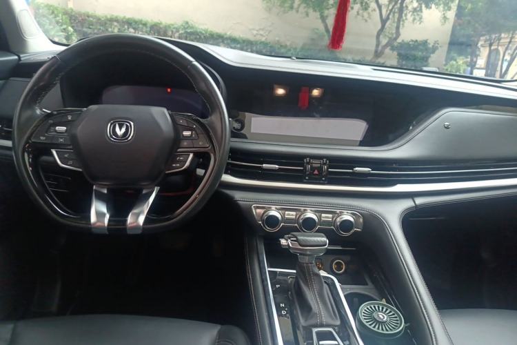 Used CHANGAN CS95 2019 2.0T Four-Wheel Drive Prestige Version Interior 2