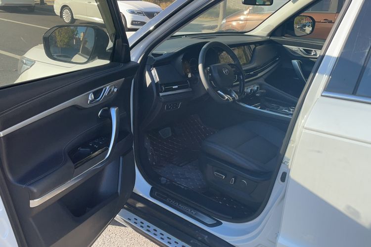 Used CHANGAN CS95 2019 2.0T Two-Wheel-Drive Luxury Version Interior 2