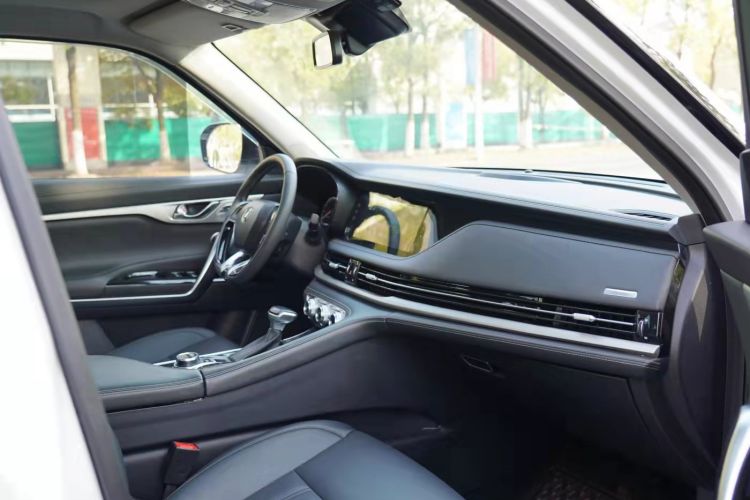 Used CHANGAN CS95 2019 2.0T Two-Wheel-Drive Luxury Version Interior 3