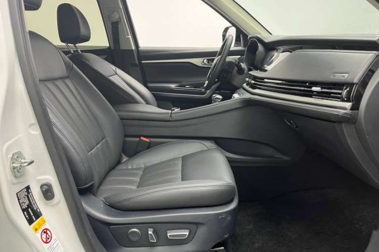 Used CHANGAN CS95 2019 2.0T Four-Wheel Drive Luxury Version Interior 5