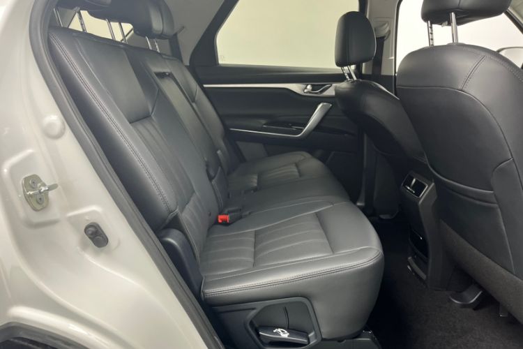 Used CHANGAN CS95 2019 2.0T Four-Wheel Drive Luxury Version Interior 6
