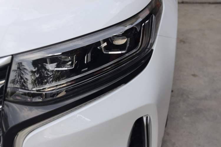 Used CHANGAN CS95 2019 2.0T Two-Wheel-Drive Luxury Version Left Front Headlight