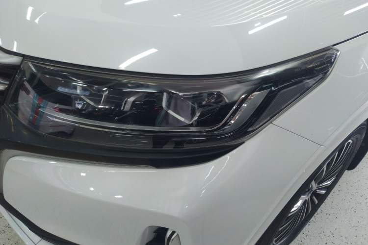 Used CHANGAN CS95 2019 2.0T Four-Wheel Drive Prestige Version Left Front Headlight
