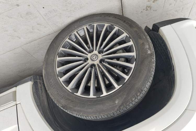 Used CHANGAN CS95 2019 2.0T Four-Wheel Drive Luxury Version Left Front Wheel Hub