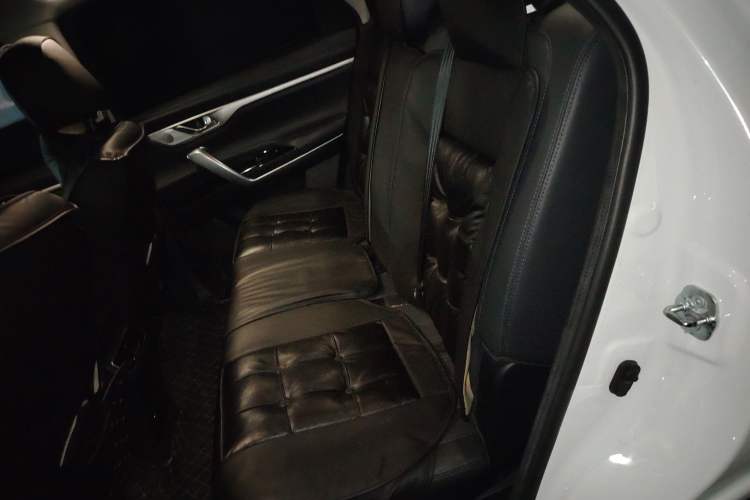Used CHANGAN CS95 2019 2.0T Two-Wheel-Drive Luxury Version Left Rear Seat