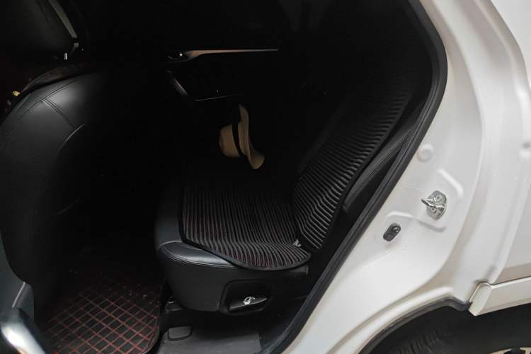 Used CHANGAN CS95 2019 2.0T Two-Wheel-Drive Luxury Version Left Rear Seat