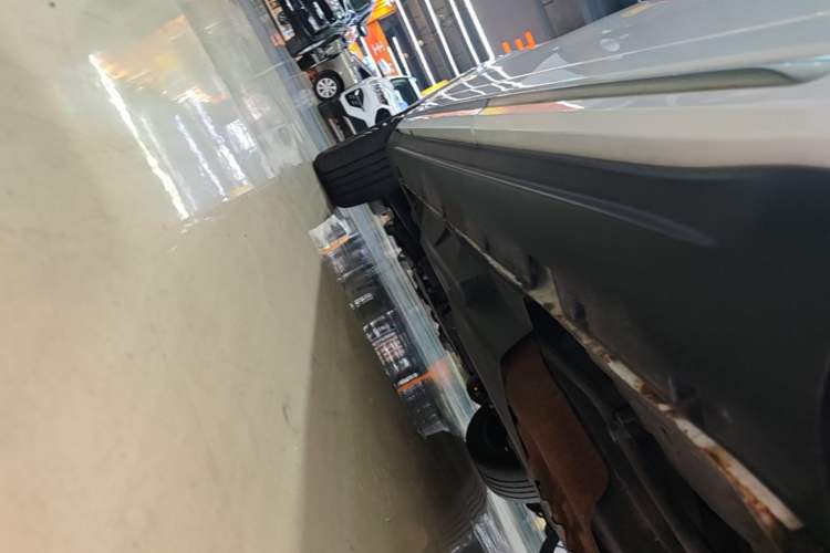 Used CHANGAN CS95 2019 2.0T Four-Wheel Drive Luxury Version Left Side Sill