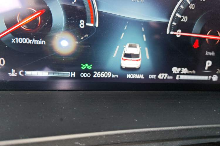 Used CHANGAN CS95 2019 2.0T Four-Wheel Drive Prestige Version Odometer Close Up