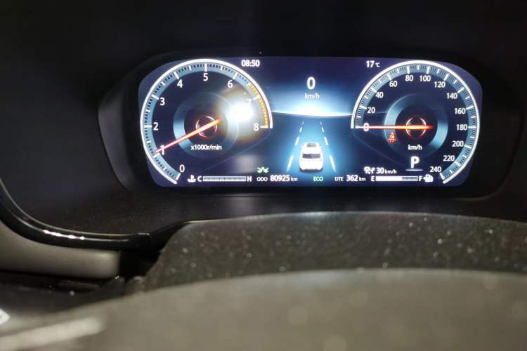 Used CHANGAN CS95 2019 2.0T Four-Wheel Drive Prestige Version Odometer Close Up