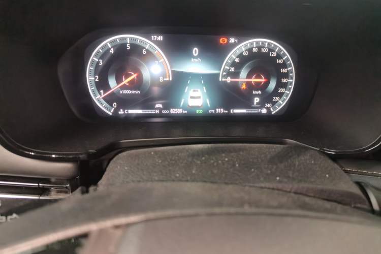 Used CHANGAN CS95 2019 2.0T Four-Wheel Drive Luxury Version Odometer Close Up