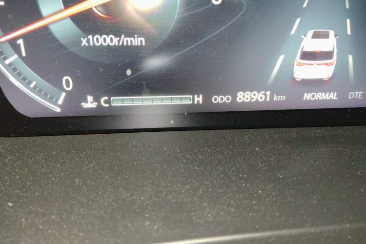 Used CHANGAN CS95 2019 2.0T Four-Wheel Drive Luxury Version Odometer Close Up
