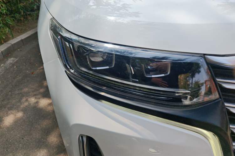 Used CHANGAN CS95 2019 2.0T Four-Wheel Drive Prestige Version Right Front Headlight