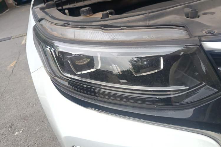 Used CHANGAN CS95 2019 2.0T Four-Wheel Drive Prestige Version Right Front Headlight