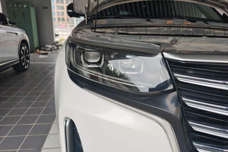 Used CHANGAN CS95 2019 2.0T Two-Wheel-Drive Luxury Version Right Front Headlight