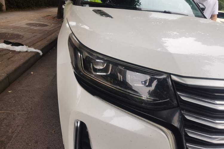 Used CHANGAN CS95 2019 2.0T Four-Wheel Drive Luxury Version Right Front Headlight
