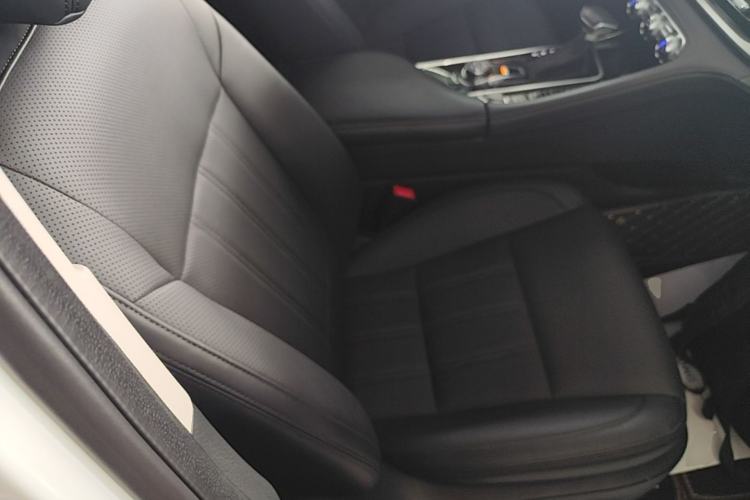 Used CHANGAN CS95 2019 2.0T Two-Wheel-Drive Luxury Version Right Front Seat