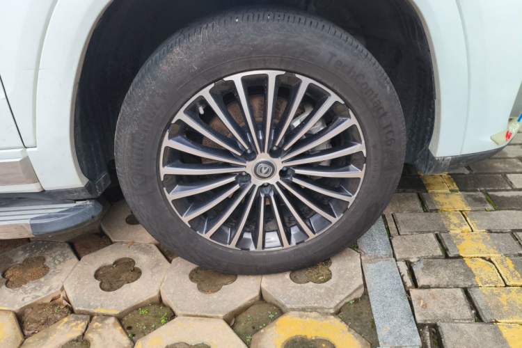 Used CHANGAN CS95 2019 2.0T Two-Wheel-Drive Luxury Version Right Front Wheel Hub