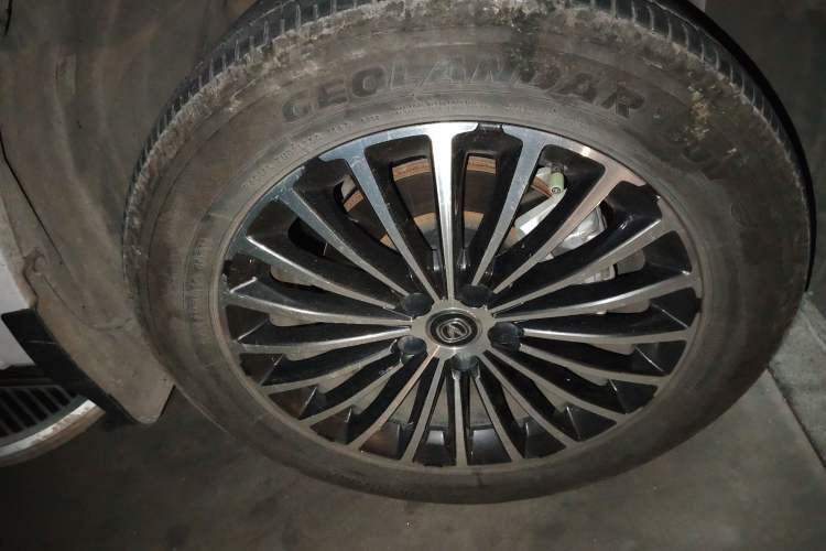 Used CHANGAN CS95 2019 2.0T Two-Wheel-Drive Luxury Version Right Front Wheel Hub