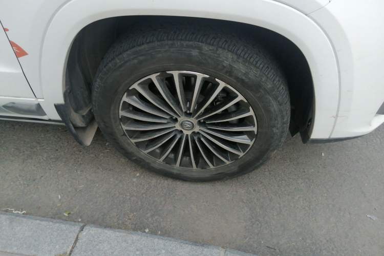 Used CHANGAN CS95 2019 2.0T Four-Wheel Drive Prestige Version Right Front Wheel Hub