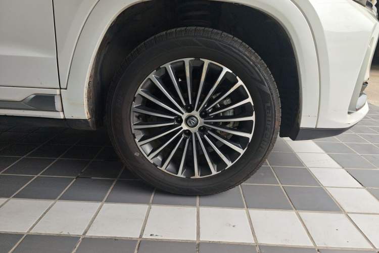 Used CHANGAN CS95 2019 2.0T Two-Wheel-Drive Luxury Version Right Front Wheel Hub