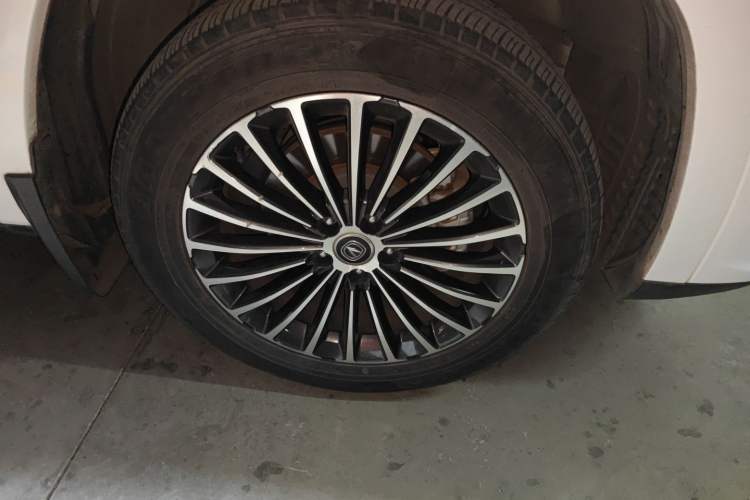 Used CHANGAN CS95 2019 2.0T Two-Wheel-Drive Luxury Version Right Front Wheel Hub