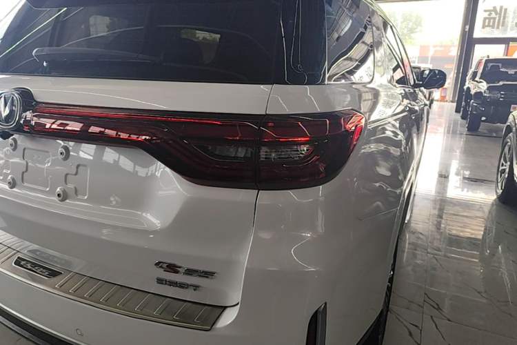 Used CHANGAN CS95 2019 2.0T Two-Wheel-Drive Luxury Version Right Rear Taillight