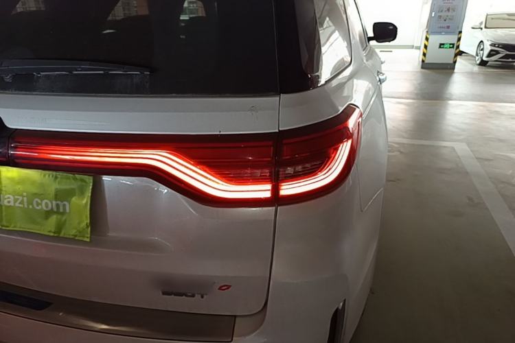Used CHANGAN CS95 2019 2.0T Two-Wheel-Drive Luxury Version Right Rear Taillight
